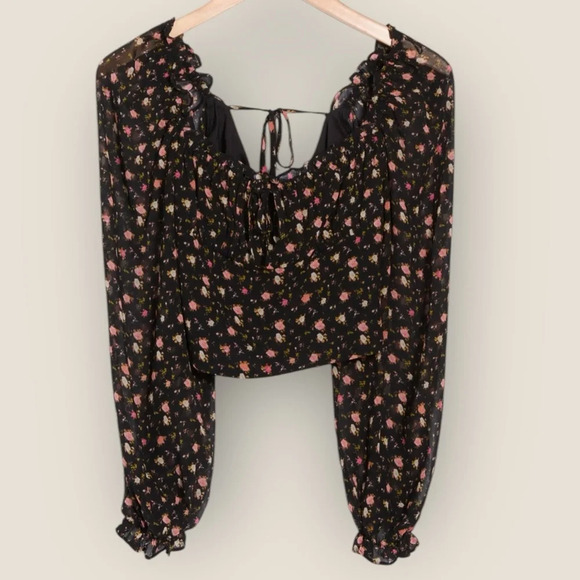WAYF | NWT Ditsy Long Sleeve Crop Top | Size M | Black Floral - Picture 3 of 12